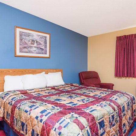 Days Inn By Wyndham West-Eau Claire Exterior photo