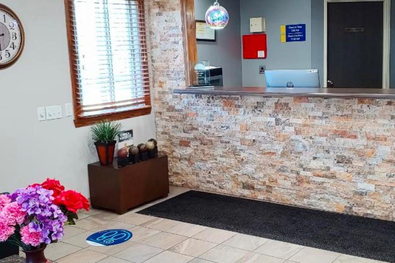 Days Inn By Wyndham West-Eau Claire Exterior photo