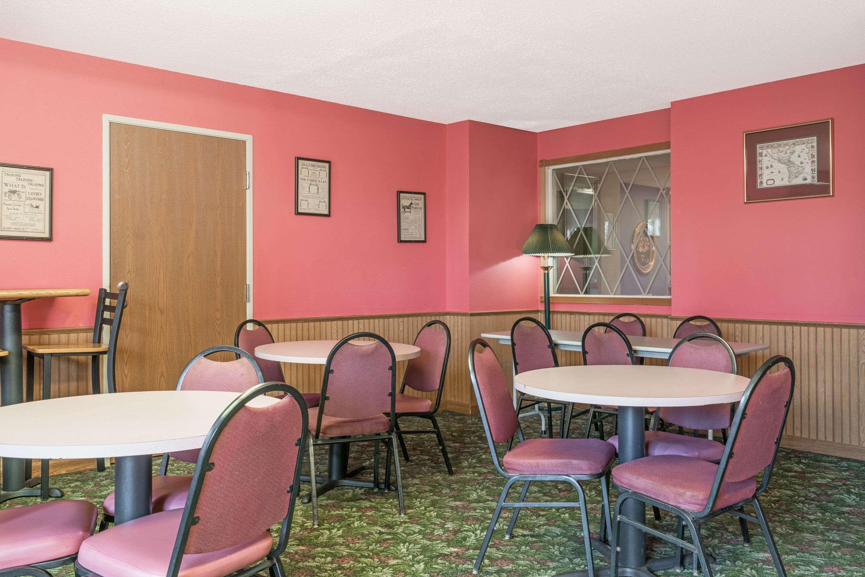 Days Inn By Wyndham West-Eau Claire Exterior photo