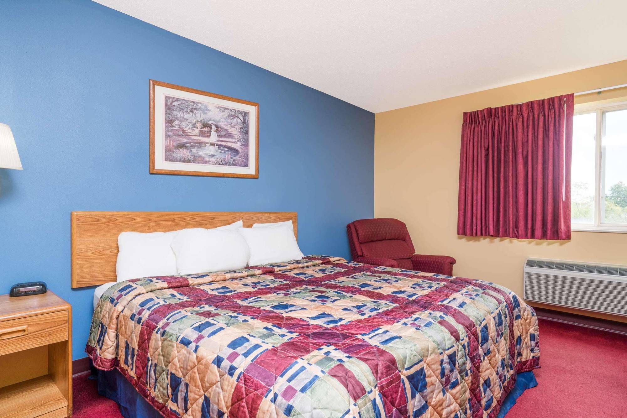 Days Inn By Wyndham West-Eau Claire Exterior photo